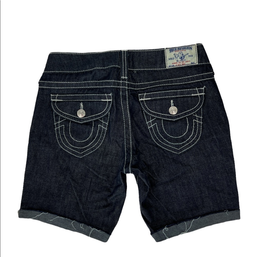 𝅺True religion distress cuffed 7” Bermuda jean Shorts Size 27